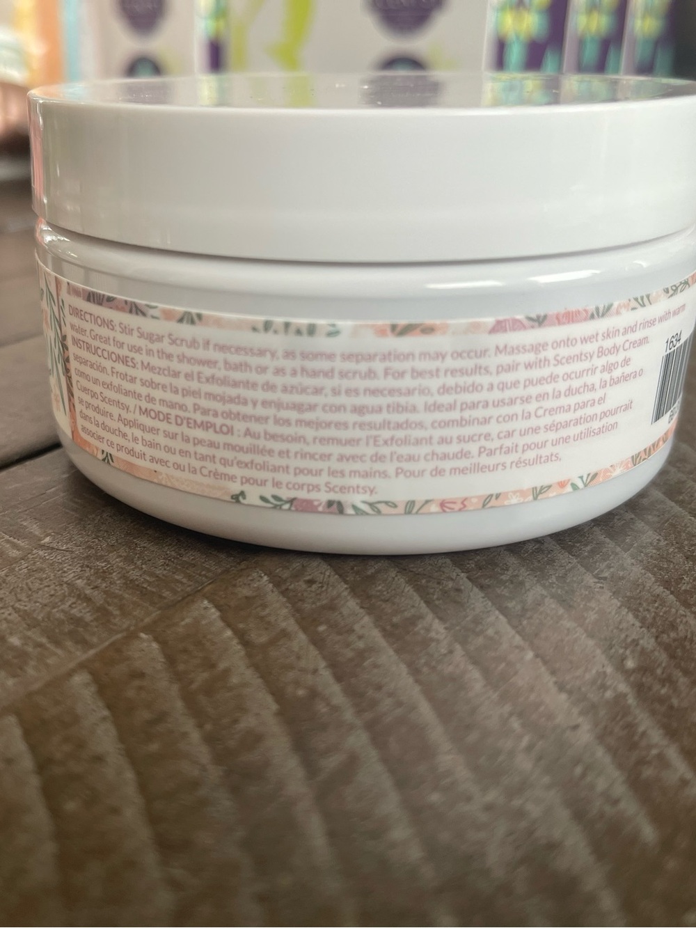 Scentsy Cozy Cardigan Body Sugar Scrub - Light Pink & Cream - Picture 2 of 2